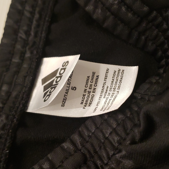 Addidas black set with subtle heart prints sz 5 - Picture 4 of 8